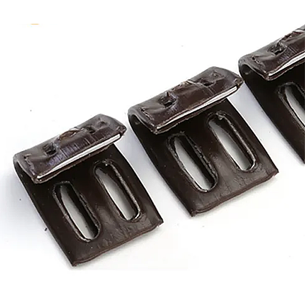 Fully encapsulated spring clip